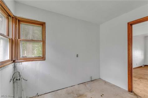 15521 N Lotus Drive Cleveland OH 44128