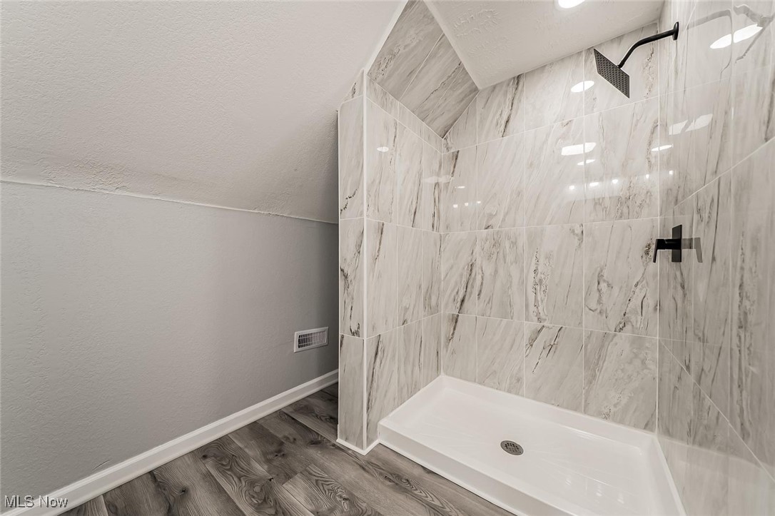 3305 W 97th Street Cleveland OH 44102