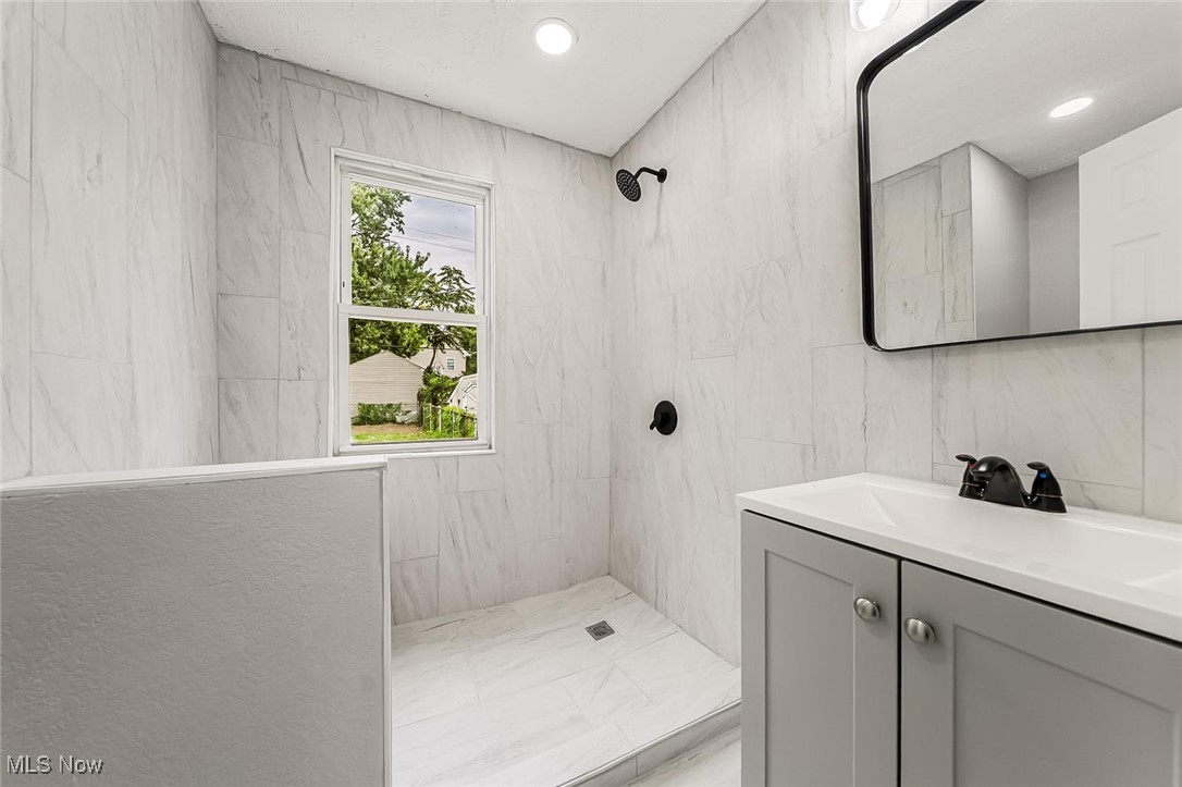 3305 W 97th Street Cleveland OH 44102