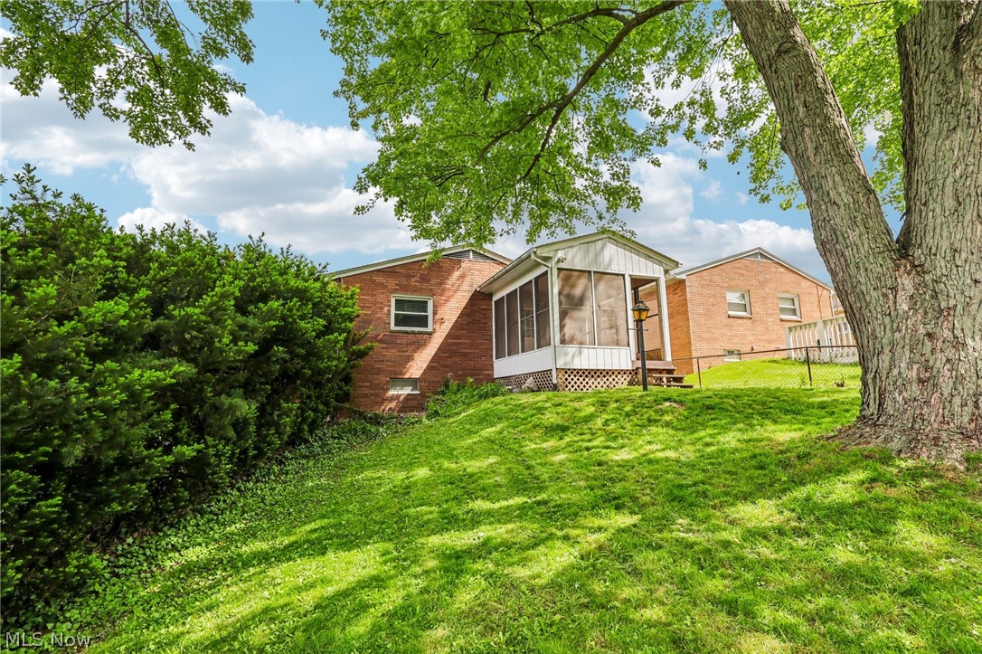 322 E Cassell Avenue Barberton OH 44203