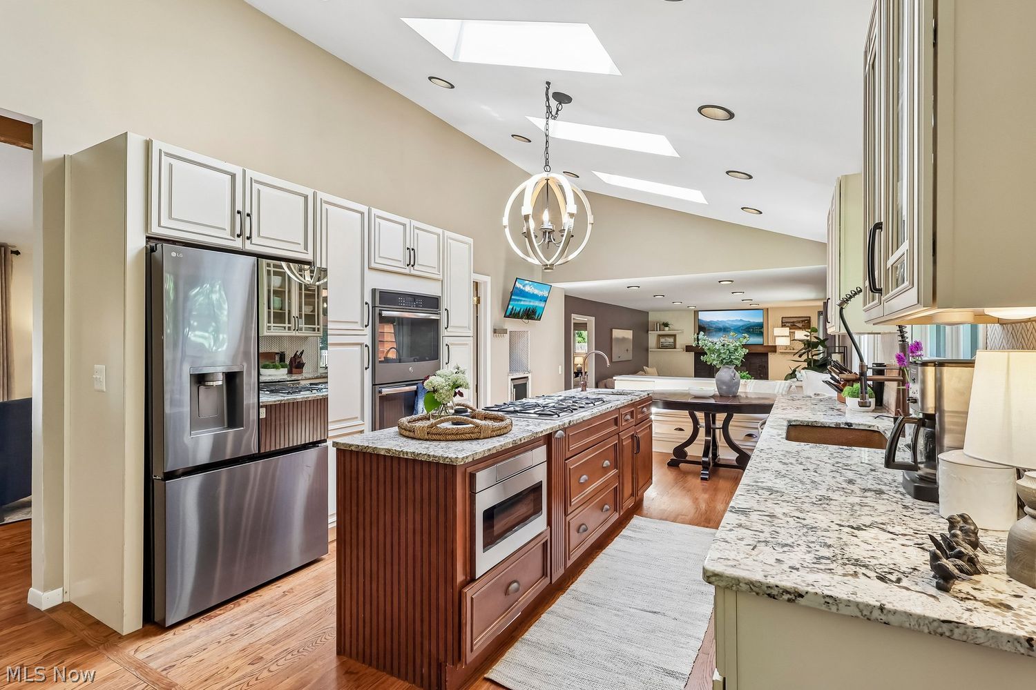 1617 Mendelssohn Drive Westlake OH 44145