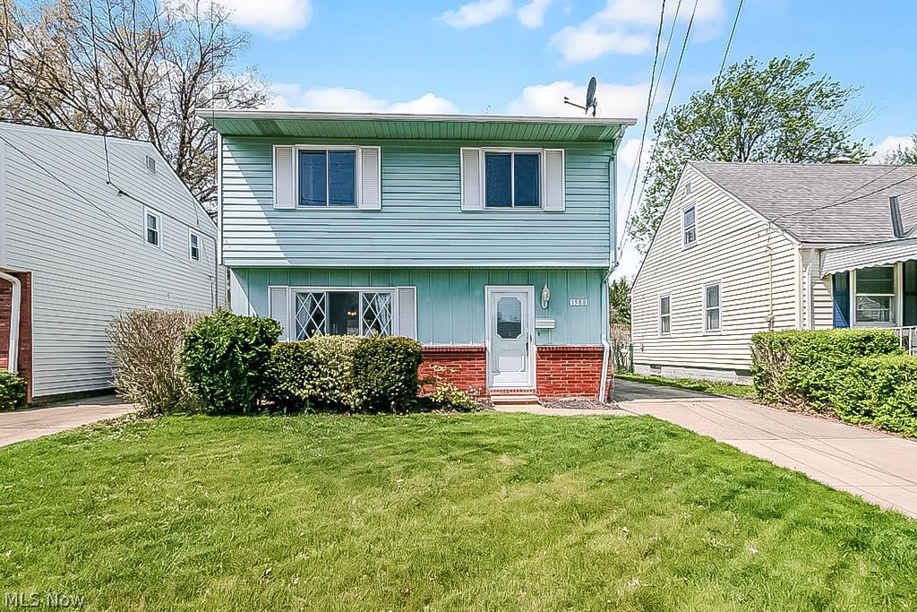 1588 Mapledale Road Wickliffe OH 44092