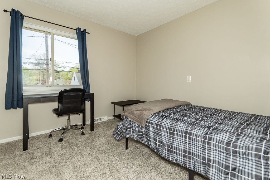 1588 Mapledale Road Wickliffe OH 44092