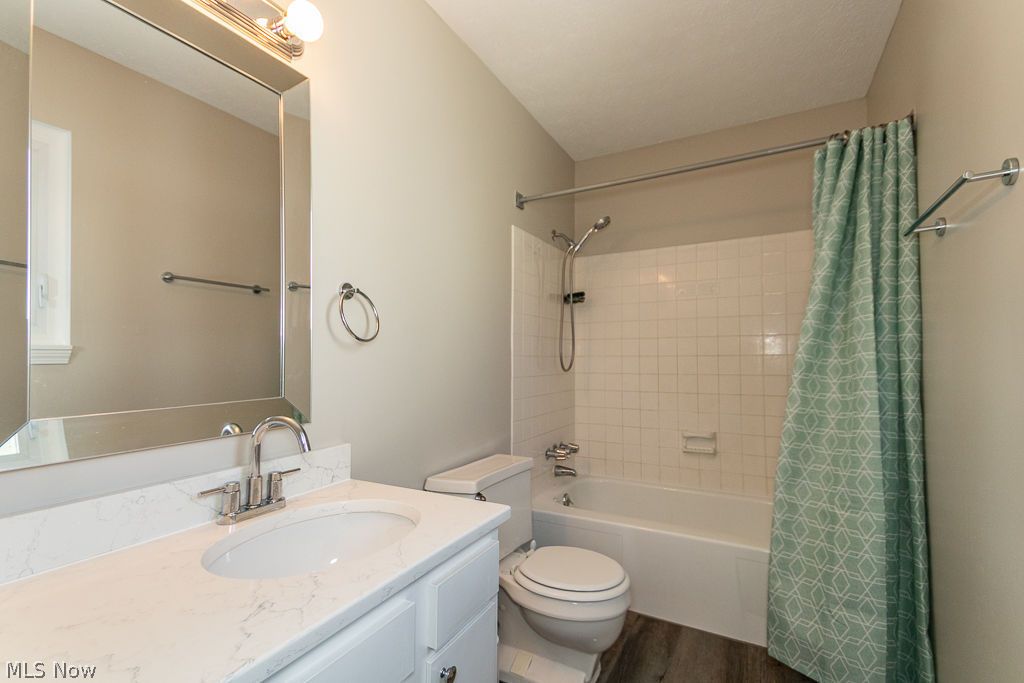 1588 Mapledale Road Wickliffe OH 44092