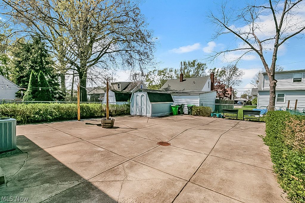 1588 Mapledale Road Wickliffe OH 44092