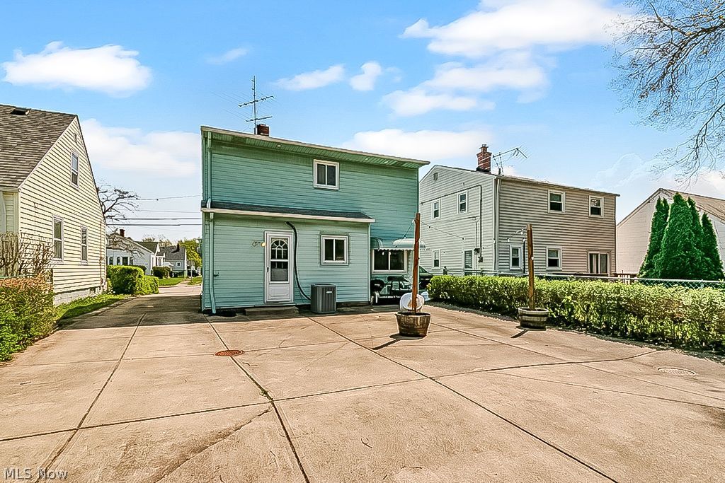 1588 Mapledale Road Wickliffe OH 44092