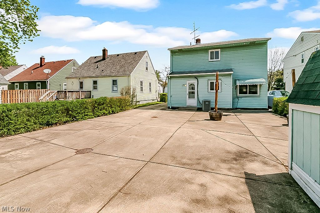 1588 Mapledale Road Wickliffe OH 44092