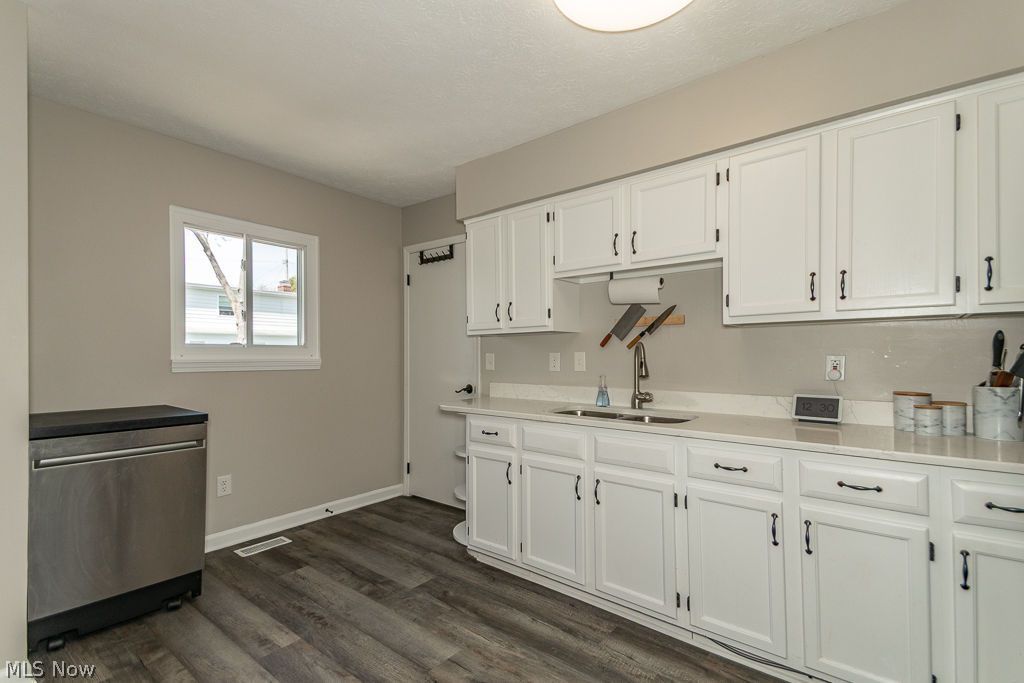 1588 Mapledale Road Wickliffe OH 44092