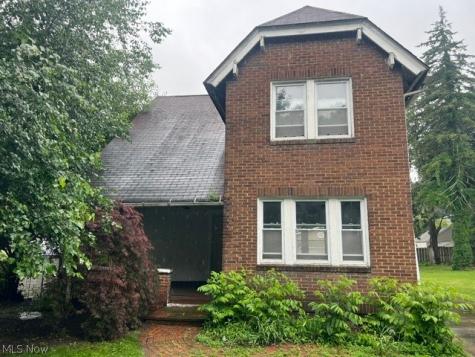 462 Watson Street Akron OH 44305