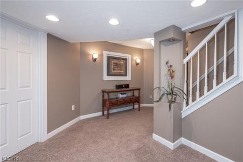 1233 Windward Lane Kent OH 44240