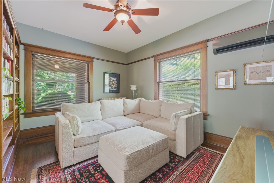 160 Oakdale Avenue Akron OH 44302