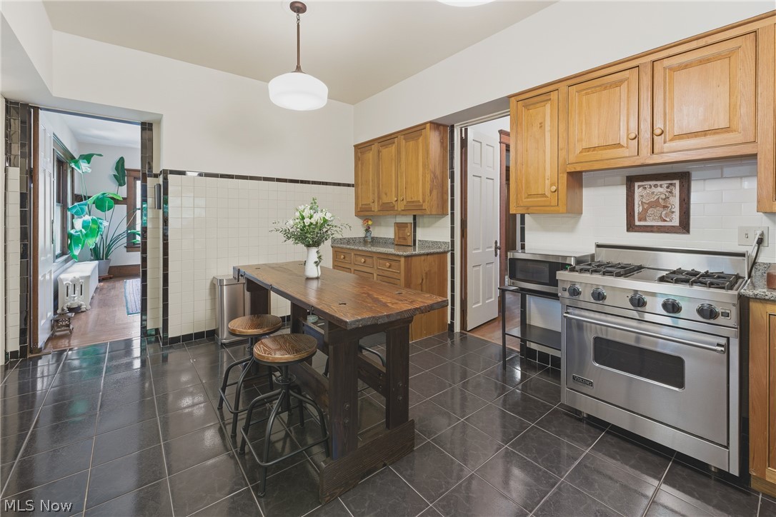 160 Oakdale Avenue Akron OH 44302