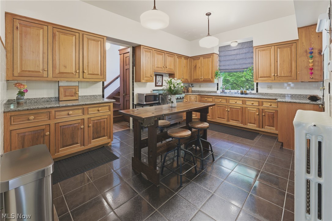 160 Oakdale Avenue Akron OH 44302