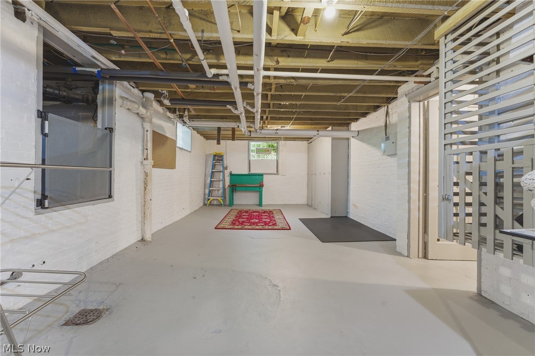 160 Oakdale Avenue Akron OH 44302