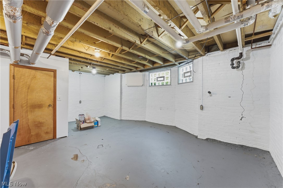 160 Oakdale Avenue Akron OH 44302