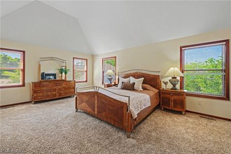 7635 Harley Hills Drive North Royalton OH 44133