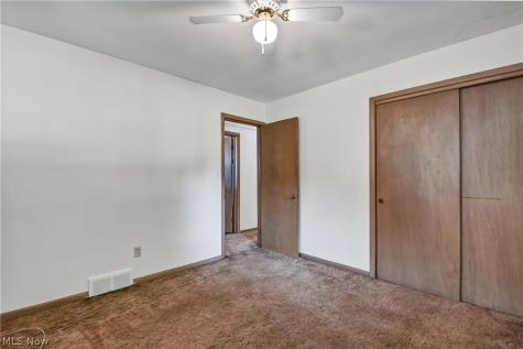 6213 Nelwood Road Parma Heights OH 44130