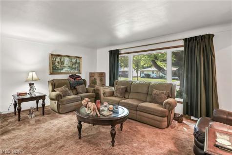 6213 Nelwood Road Parma Heights OH 44130