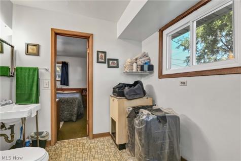 6213 Nelwood Road Parma Heights OH 44130