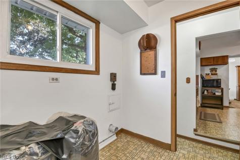 6213 Nelwood Road Parma Heights OH 44130