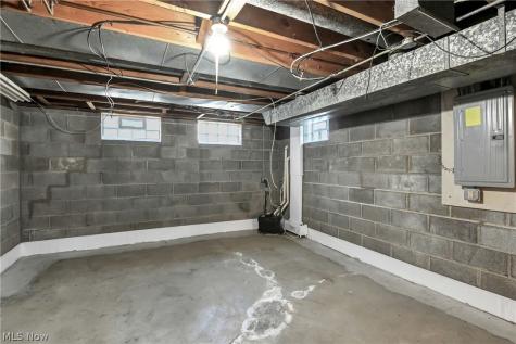6213 Nelwood Road Parma Heights OH 44130