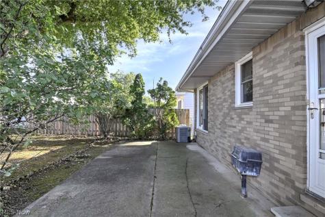 6213 Nelwood Road Parma Heights OH 44130