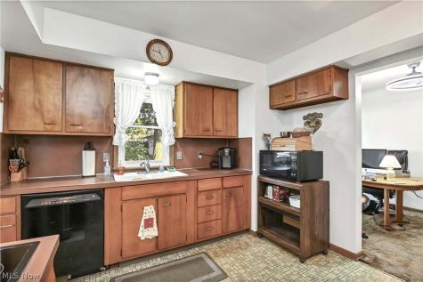 6213 Nelwood Road Parma Heights OH 44130