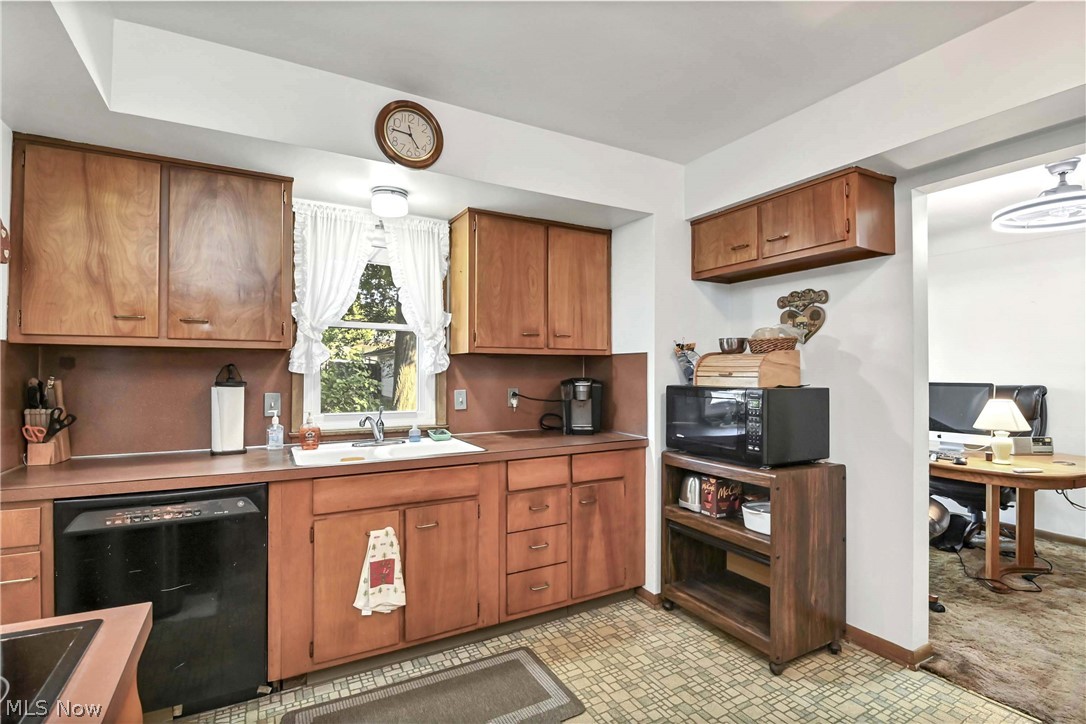6213 Nelwood Road Parma Heights OH 44130