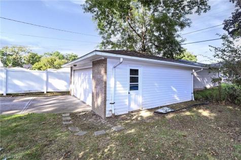 6213 Nelwood Road Parma Heights OH 44130