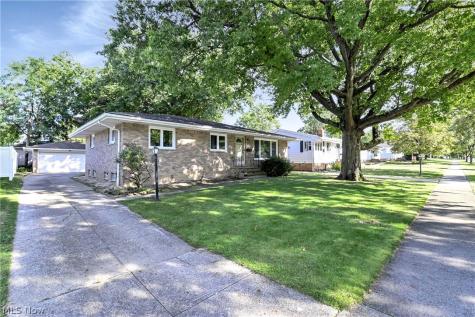 6213 Nelwood Road Parma Heights OH 44130