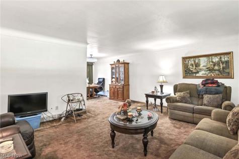 6213 Nelwood Road Parma Heights OH 44130