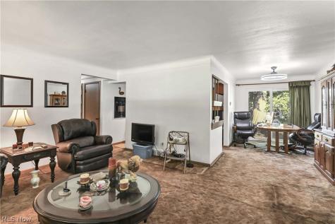 6213 Nelwood Road Parma Heights OH 44130