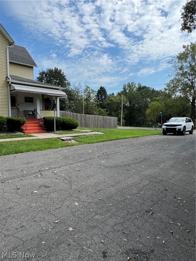108 Thomas Street East Palestine OH 44413