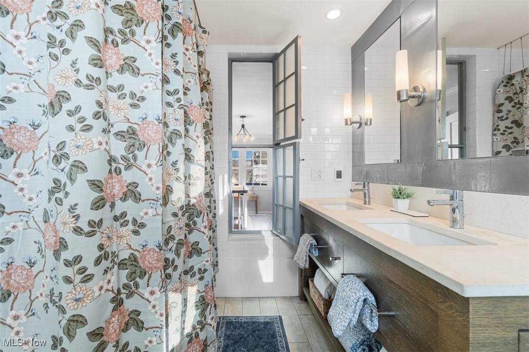 3109 Chadbourne Road Shaker Heights OH 44120