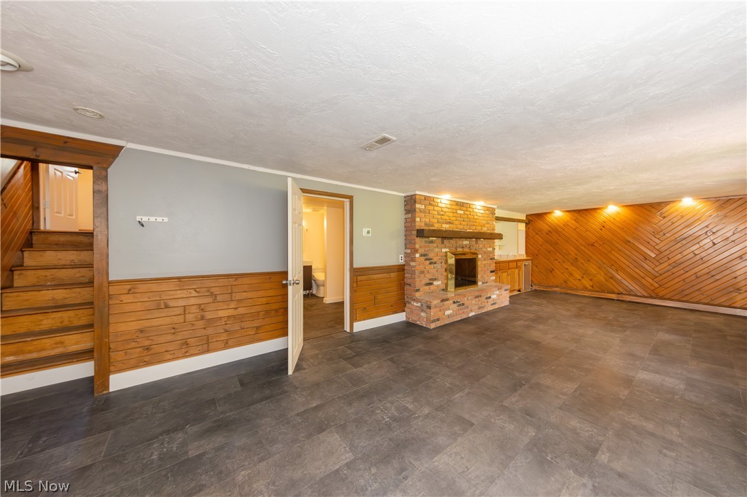 7969 Dines Road Russell OH 44072