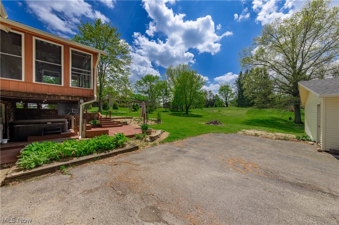 7969 Dines Road Russell OH 44072