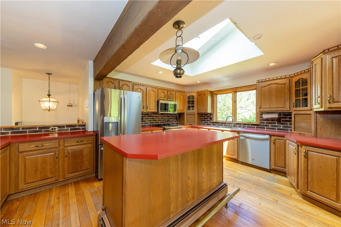 7969 Dines Road Russell OH 44072