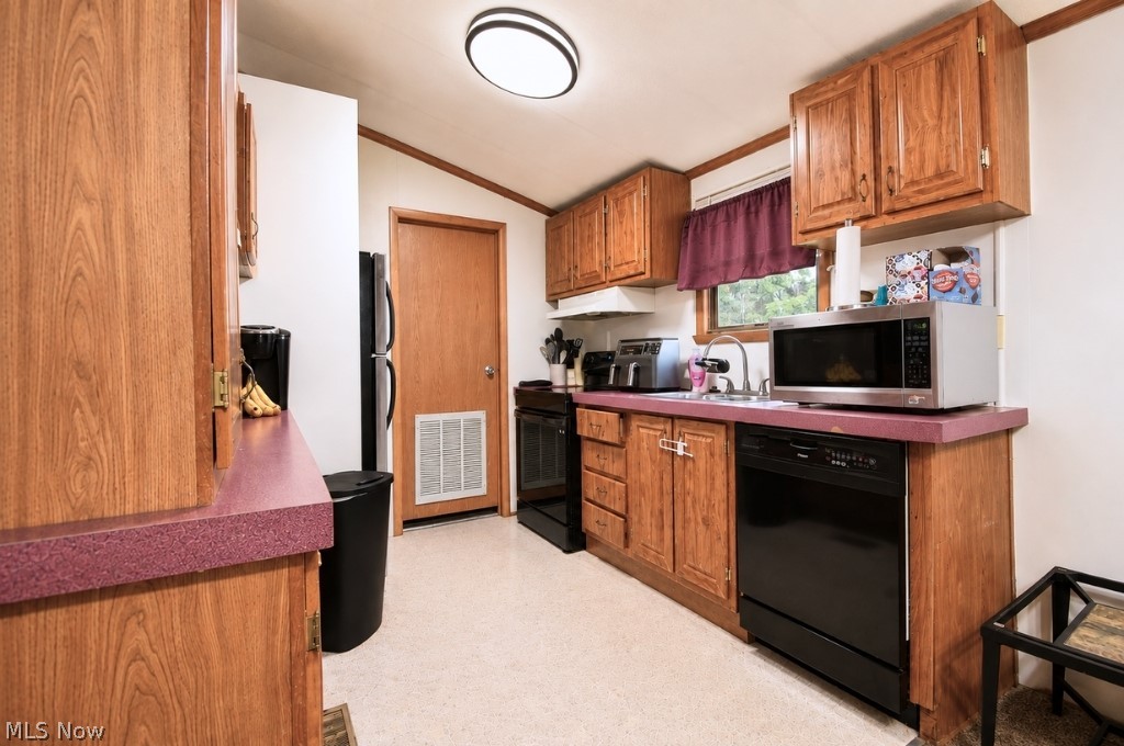 8 Eddy Road Madison OH 44057