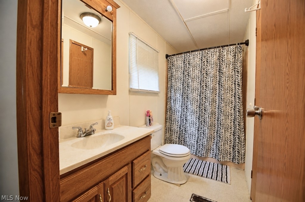 8 Eddy Road Madison OH 44057
