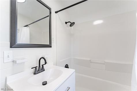 5299 Haverford Drive Lyndhurst OH 44124