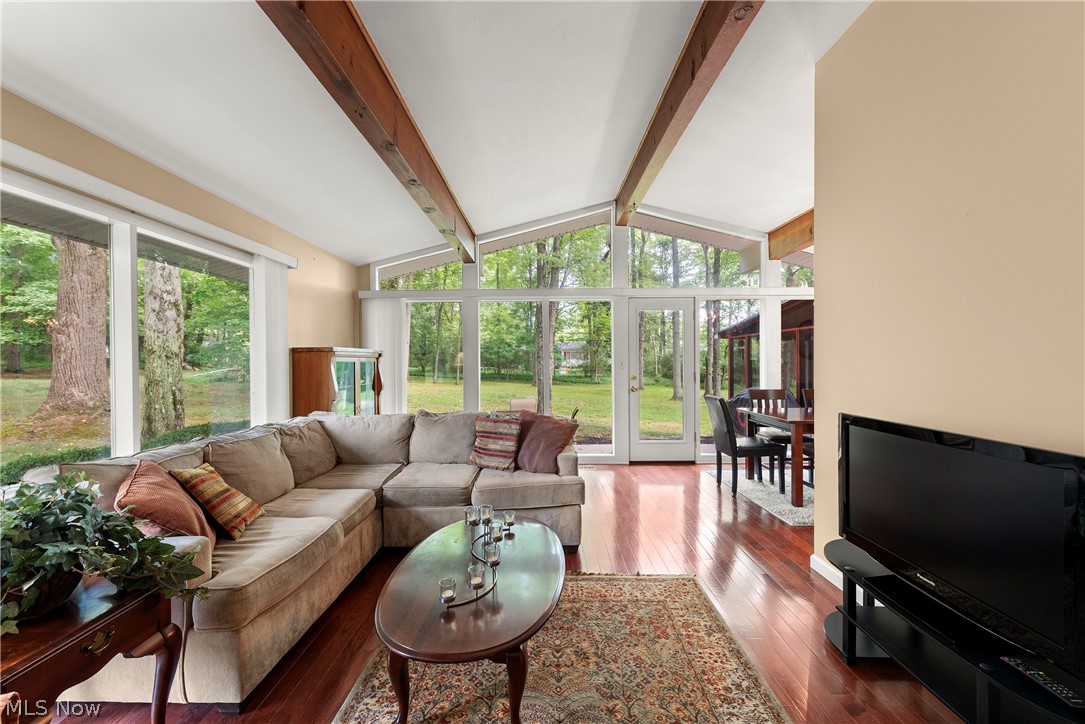 6705 Hawthorne Drive Brecksville OH 44141