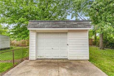 18517 Homeway Road Cleveland OH 44135