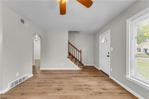 18517 Homeway Road Cleveland OH 44135