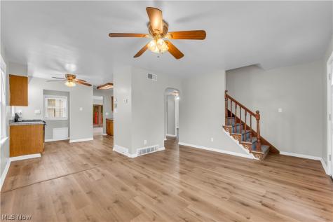 18517 Homeway Road Cleveland OH 44135