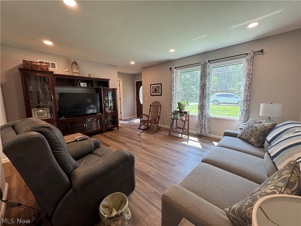 1127 Maple Avenue Madison OH 44057