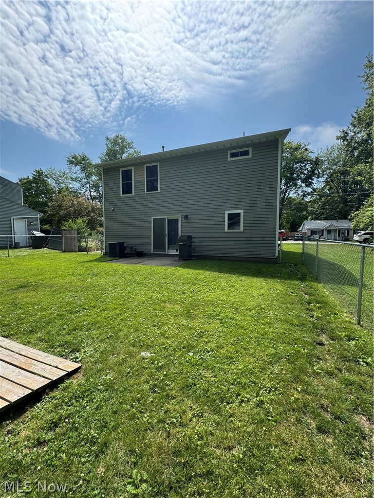 1127 Maple Avenue Madison OH 44057