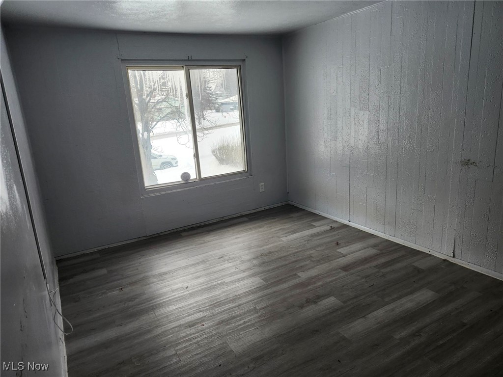 4525 E 143rd Street Cleveland OH 44128