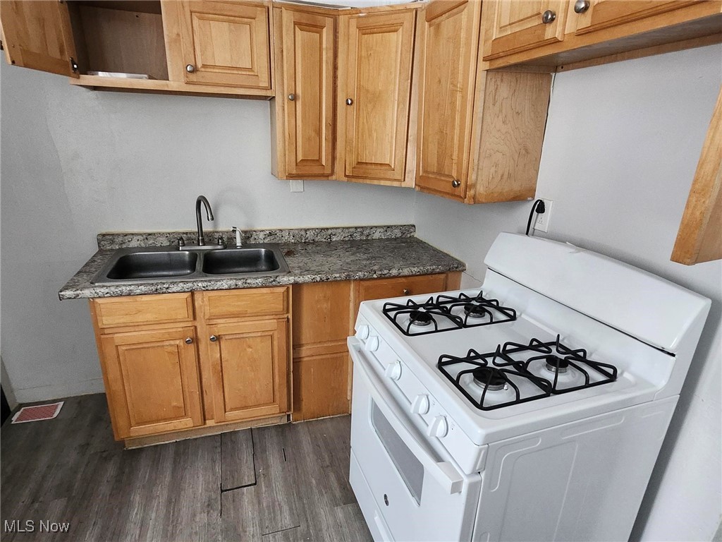 4525 E 143rd Street Cleveland OH 44128