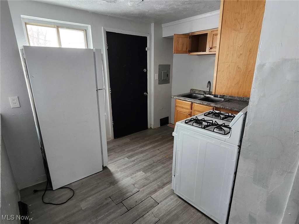 4525 E 143rd Street Cleveland OH 44128