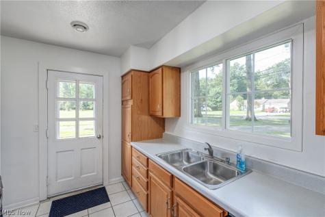 1565 Canterbury Road Westlake OH 44145